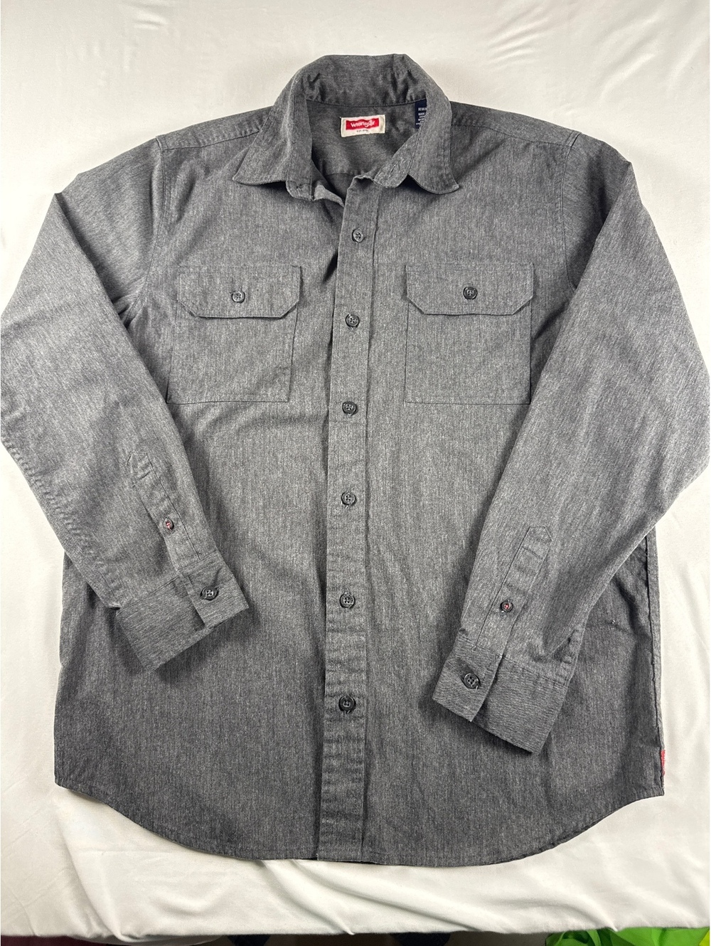 Wrangler Classic Gray Button-Up Shirt Medium Men's